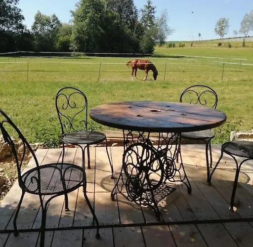 Quarter H O R S E 55 Apartment *